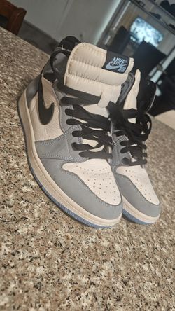 Nike Air Jordan 1 Retro High University Blue Size US 8.5