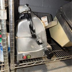 10” gravity-feed commercial slicer