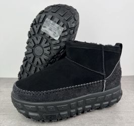UGG VENTURE DAZE ULTRA MINI BLACK/BLACK ALL GENDER BOOTS SIZE US M6/W7 new no box 