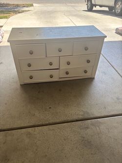 Free dresser