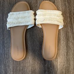 Women’s Old Navy Slip On Sandals Size 8