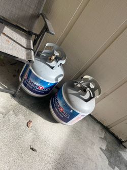 MOVING! MUST GO!!! Propane tanks 1/2 full