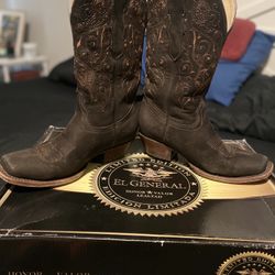 Women’s Cowgirl Boots (Need gone) 
