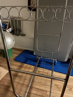 Cloth hang with wheels