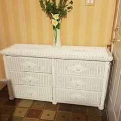 Peir1 White Wicker Rattan 6 Drawer Dresser..Lined Inside Like New!..Size 65x29x19 Large..Absolutely Beautiful  Furniture  Peice!!..have To See It!