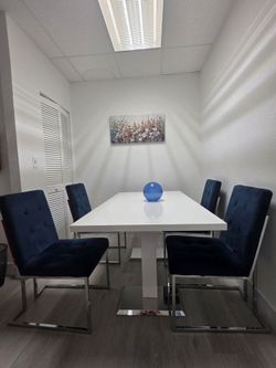 4 PC Dinner Room