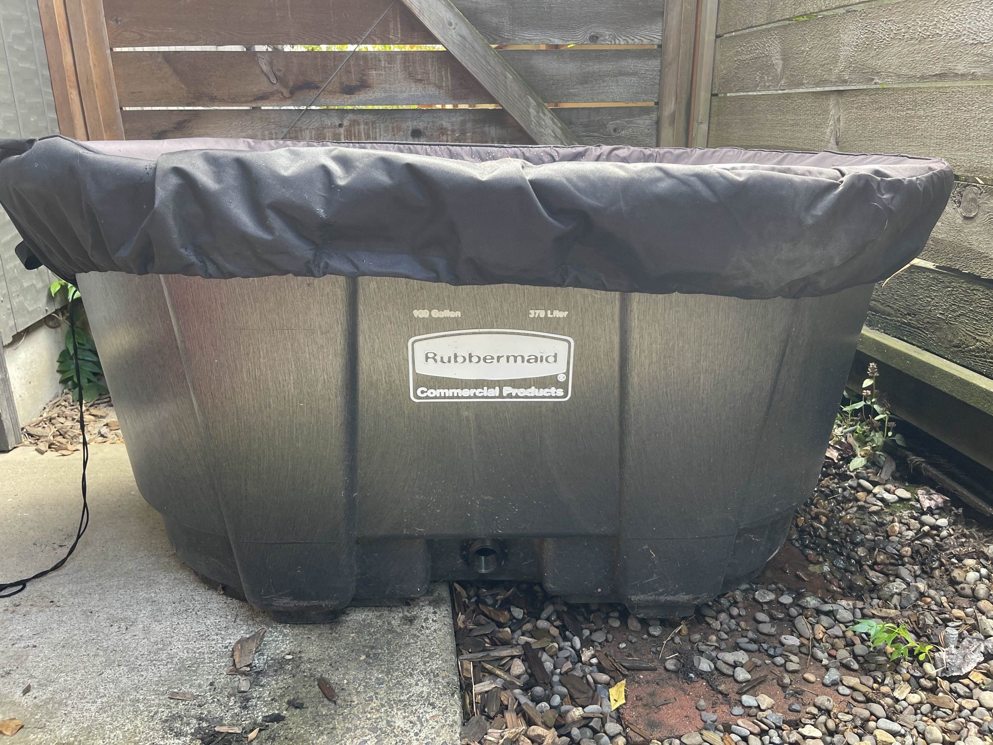 100 Gallon Rubbermaid Water Tank - Free