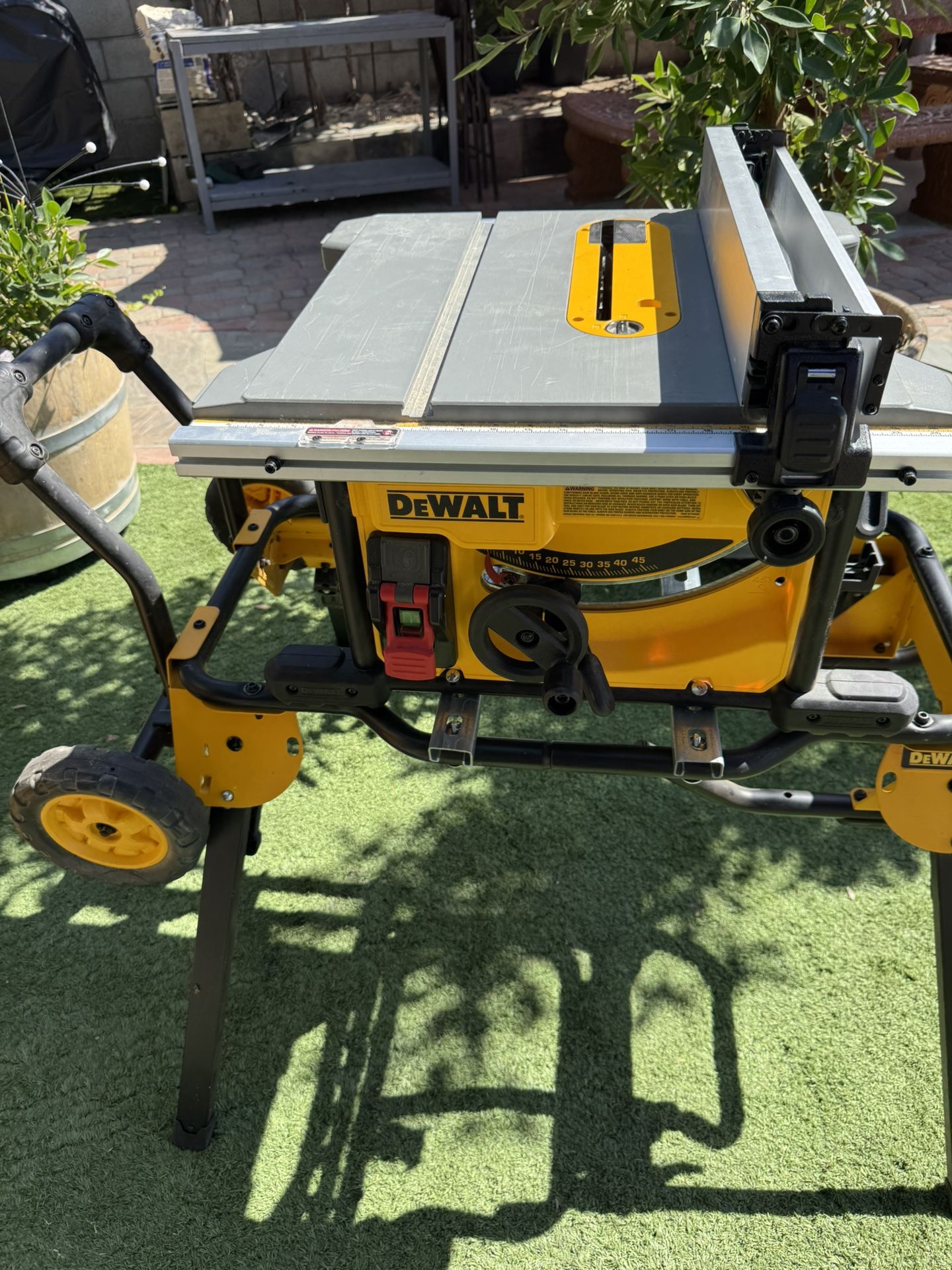 DeWalt Table Saw With Stand 