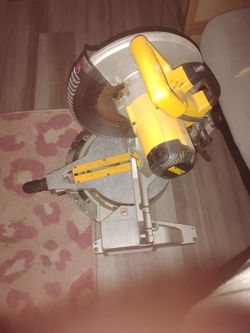 DeWalt compound miter saw 12 "