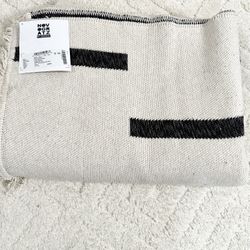 Indoor/Outdoor Area Rug  NEW  with TAG 