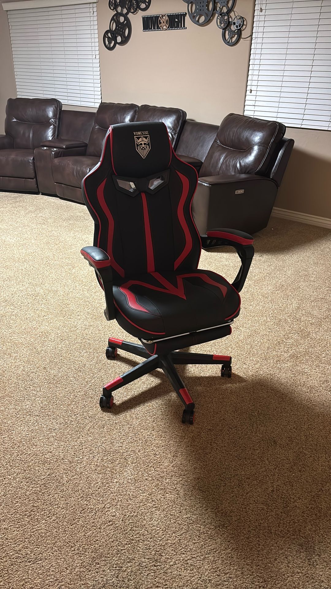 Brand New Gaming Chair With Footrest