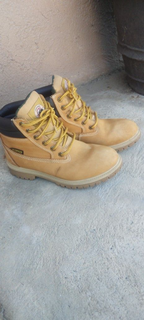 BOOTS FOR WORK SISE 9