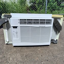 Window AC Unit