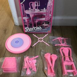 Barbie Pink Sparkles Dining Table Set