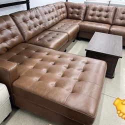 Baskove Auburn Large Leather Sectional Sofa Couch Finance and Delivery Available 