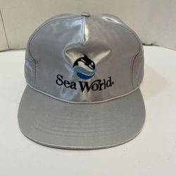 Vintage 1988 SEA WORLD ROPE STRAPBack Hat Cap SHAMU WHALE TRUCKER SATIN SILVER
