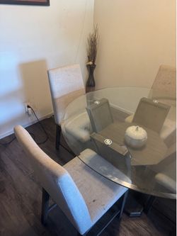 Dinning room table