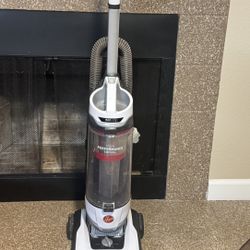 Hoover MAXLife Elite Swivel Vacuum Cleaner, Bagless Upright Vacuum, HEPA Media Filtration, MAXLife System, WindTunnel Technology, Corded Vacuum Cleane