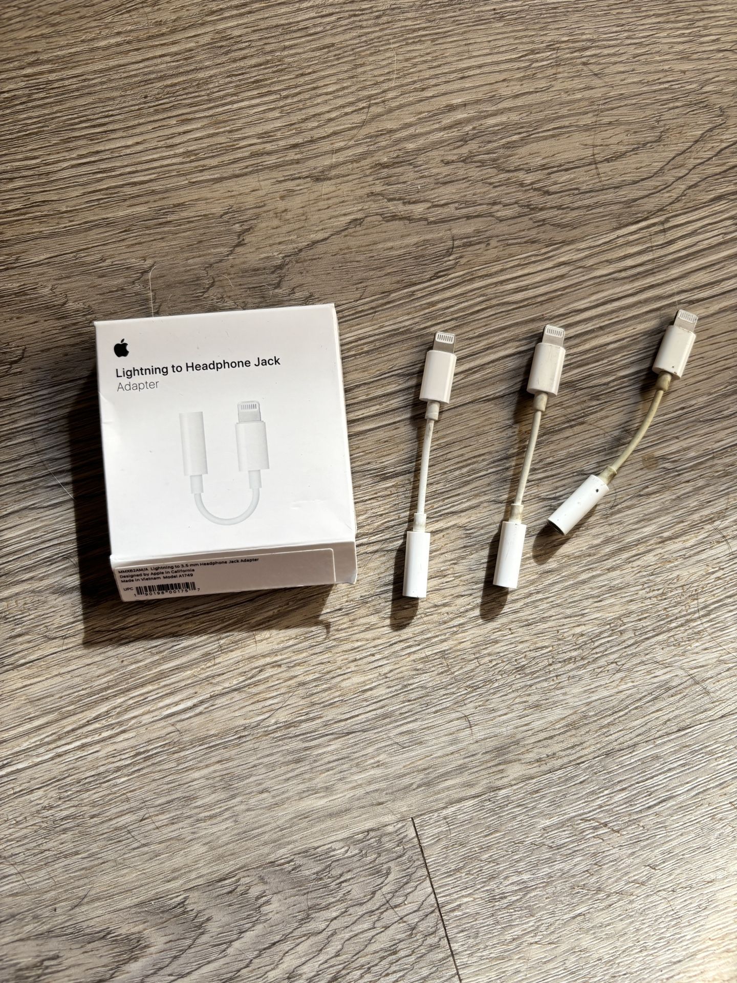 Apple Aux To Lightning Adapter