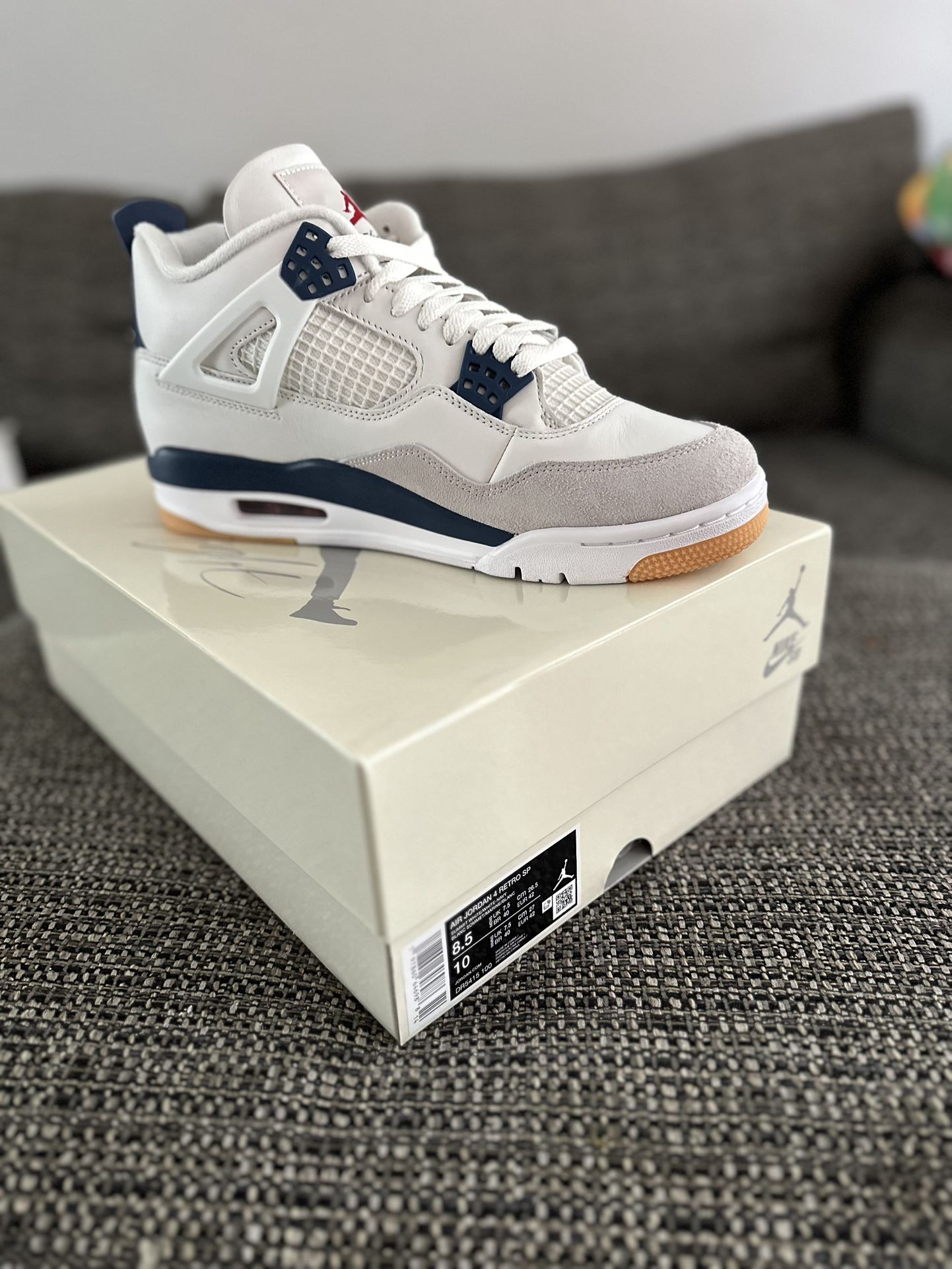 SB Jordan 4 ‘Navy blue’ (Size 8.5 M)