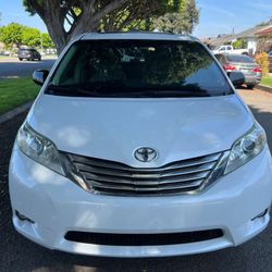 2011 TOYOTA SIENNA XLE 8-PASSENGER‼️