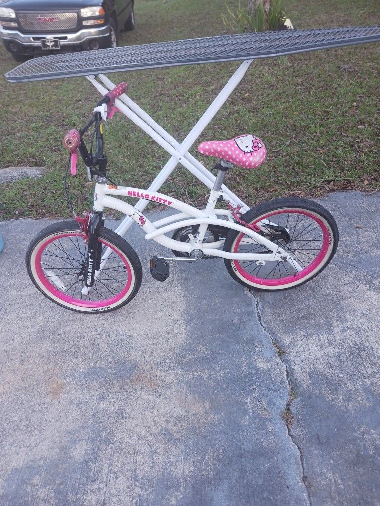 Hello Kitty Bike