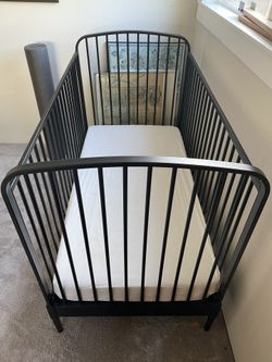 Larkin black metal crib 2025