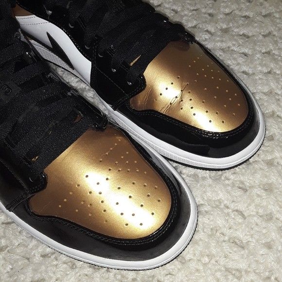 Air Jordan 1 Low 'Gold Toe' Size 11.5