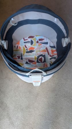 Floor mat for babies contained