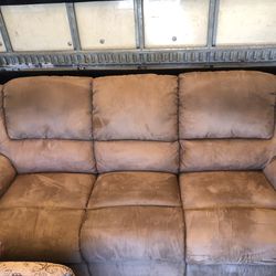 3 Seat Brown Recliner Sofa In Good Condition 