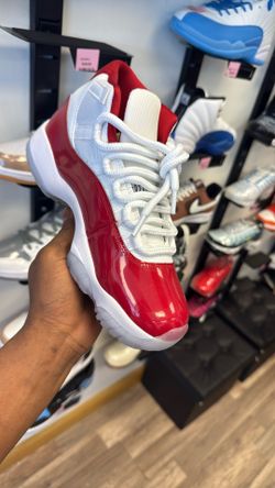Air Jordan 11 Retro Size 7.  8.  8.5.  