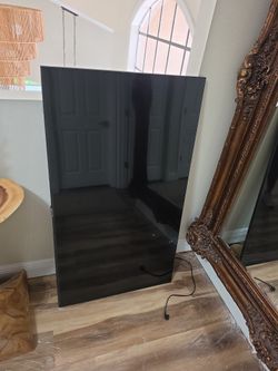 Samsung Large Flat Screen TV