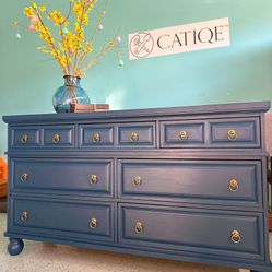 Refurbished solid Dresser PIER 1