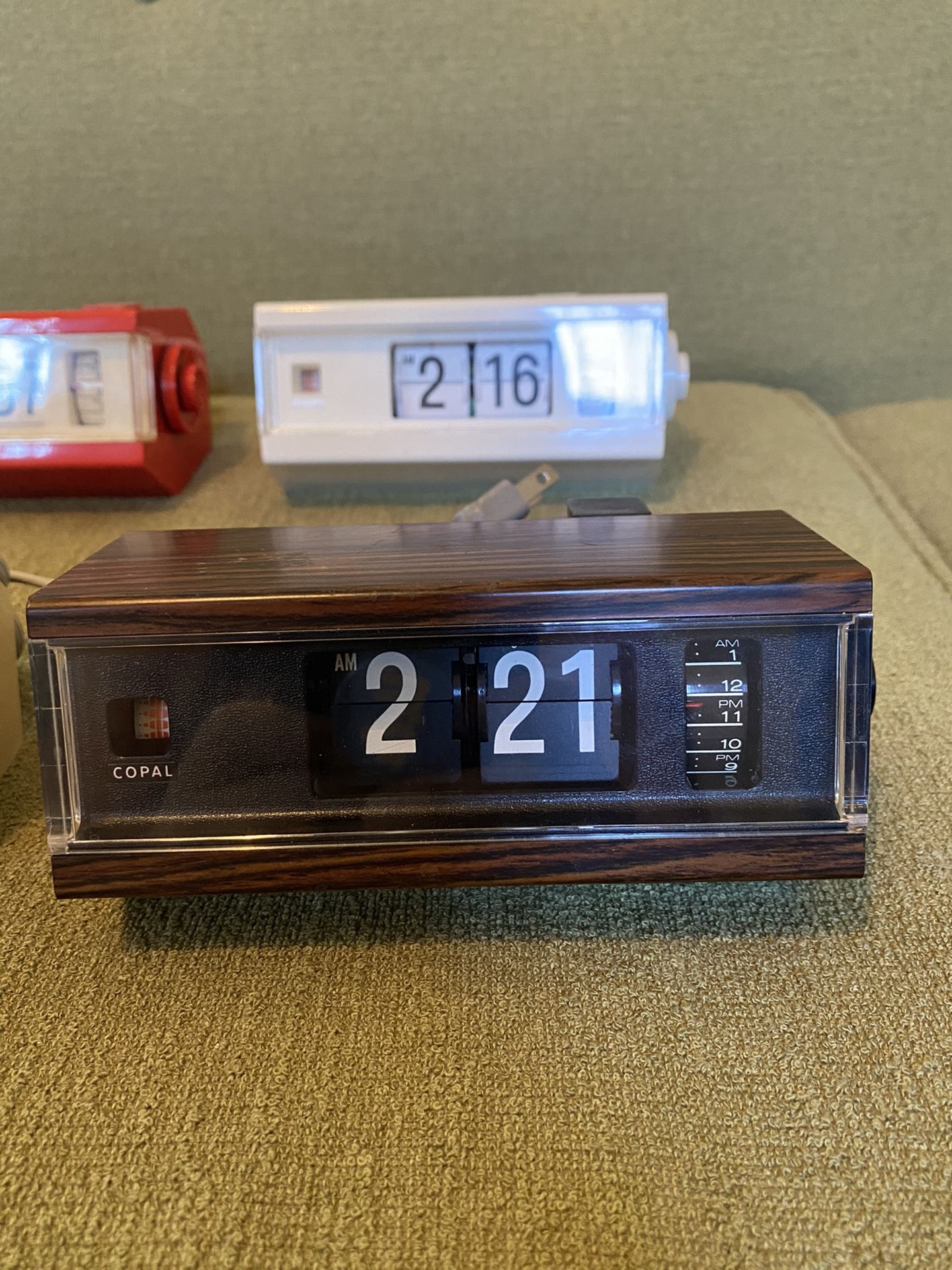 Vintage Copal 227 Flip Clocks for Sale in Gardena, CA - OfferUp