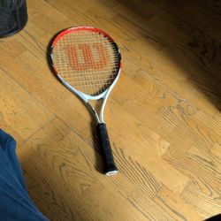 Wilson Federer 25 Junior Tennis Racket ..(B10)