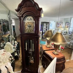 Reloj Estilo Antiguo, Base En Madera (nítido)