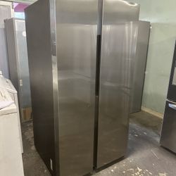 Samsung Refrigerator 28-cu ft 
