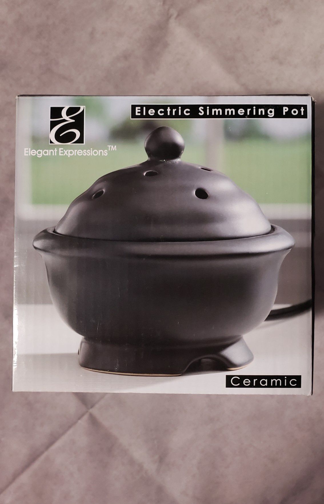 Electric Potpourri Simmering Pot- Vintage Ceramic Black Electric Simmering  Pot NEVER USED in Original Box!
