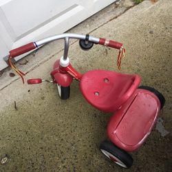 1Radio Flyer Tricycle With Bell And Storage 
