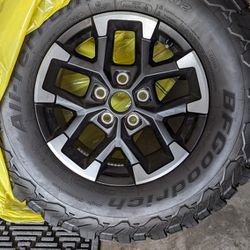 NEW x5 Tires & wheels / 33" (LT285/70R17) inch