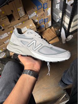 New Balance 990v4 Grey – Women’s Size 13