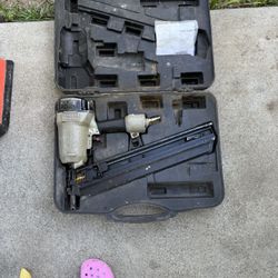 Nail gun 