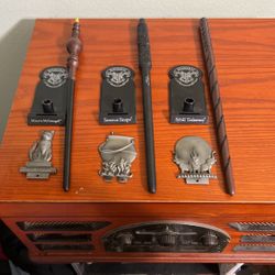 Harry Potter Wands w/ Stand 