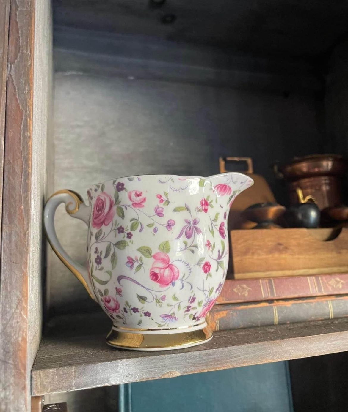 Vintage/Antique Tea Cups and Creamer Made in England☕️🫖