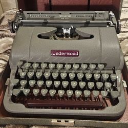 1950 Underwood Typewriter 