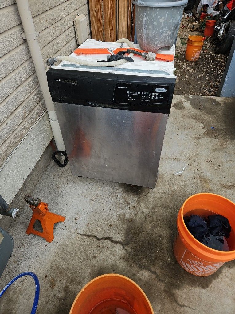 Whirlpool Dishwasher