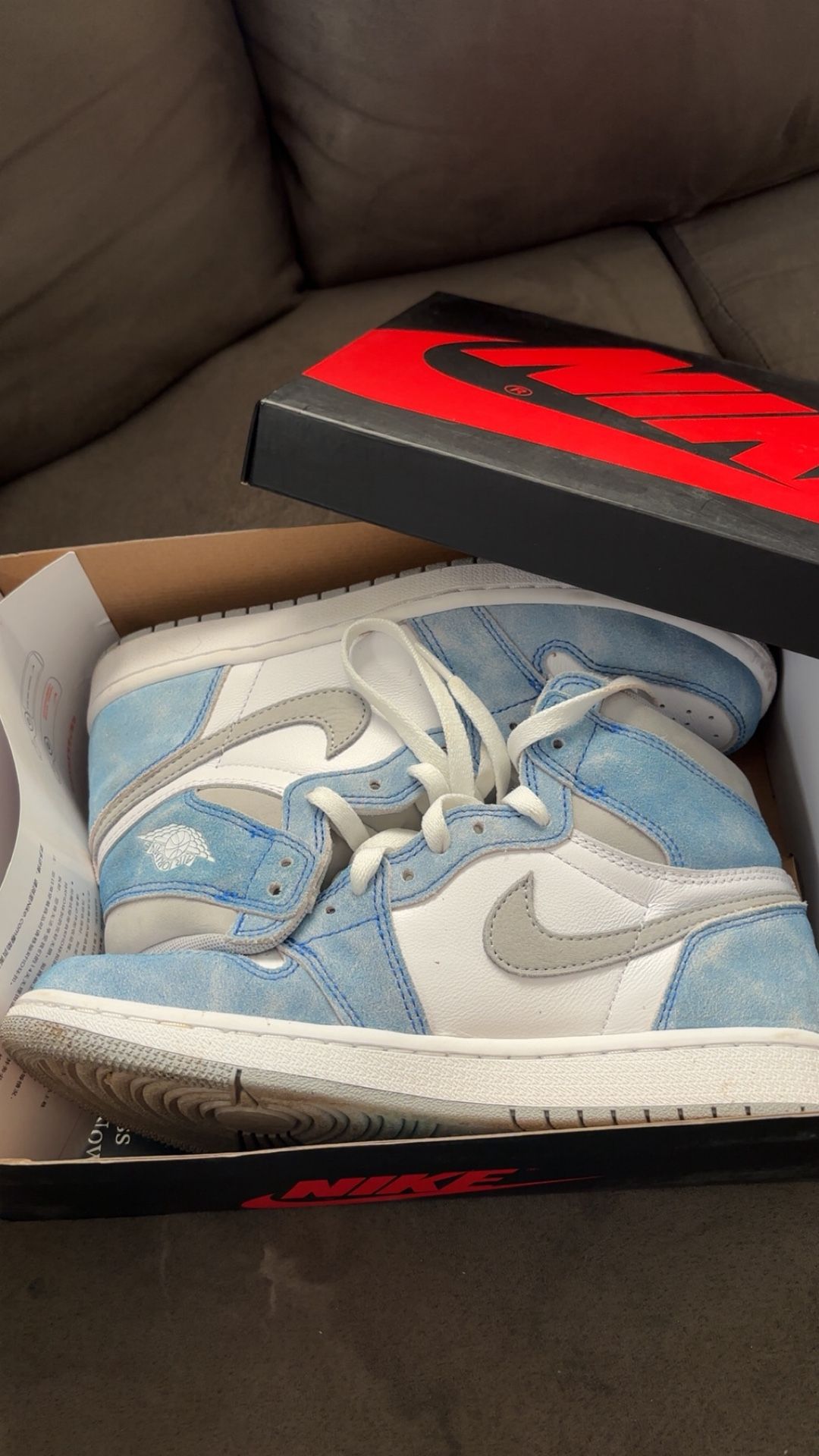 Hyper Royal/white Ones 