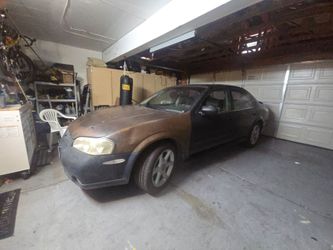 Nissan maxima gxe 2001