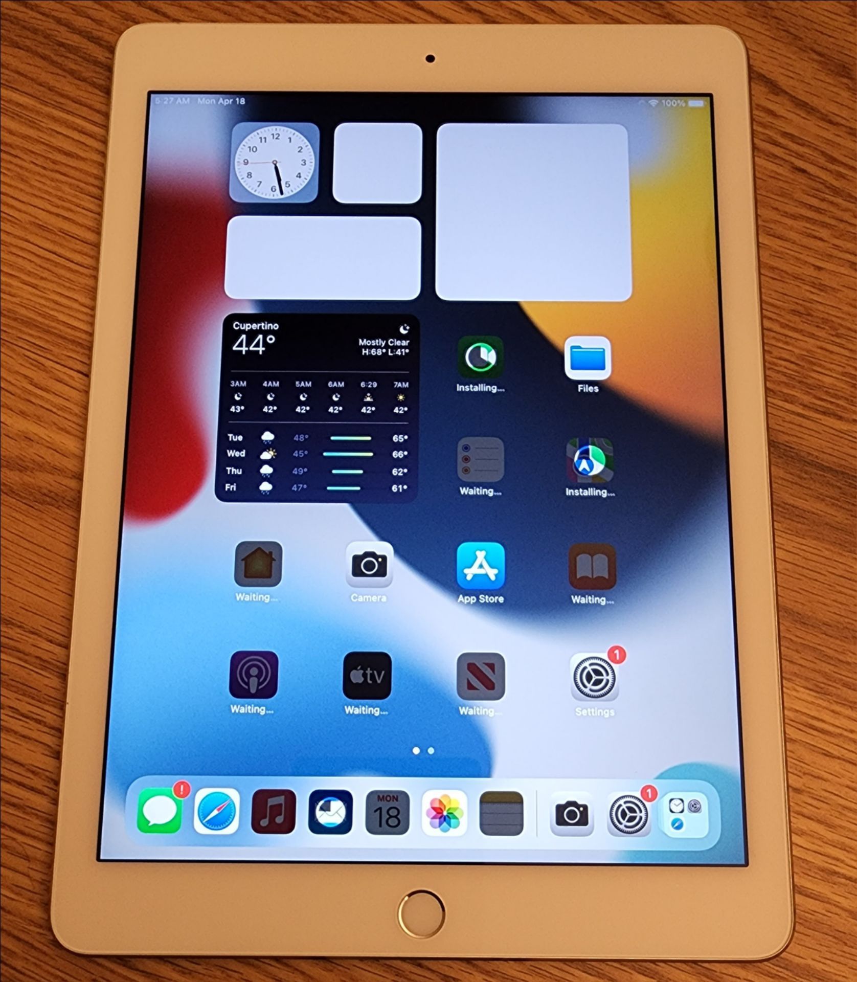 APPLE IPAD AIR LIKE NEW