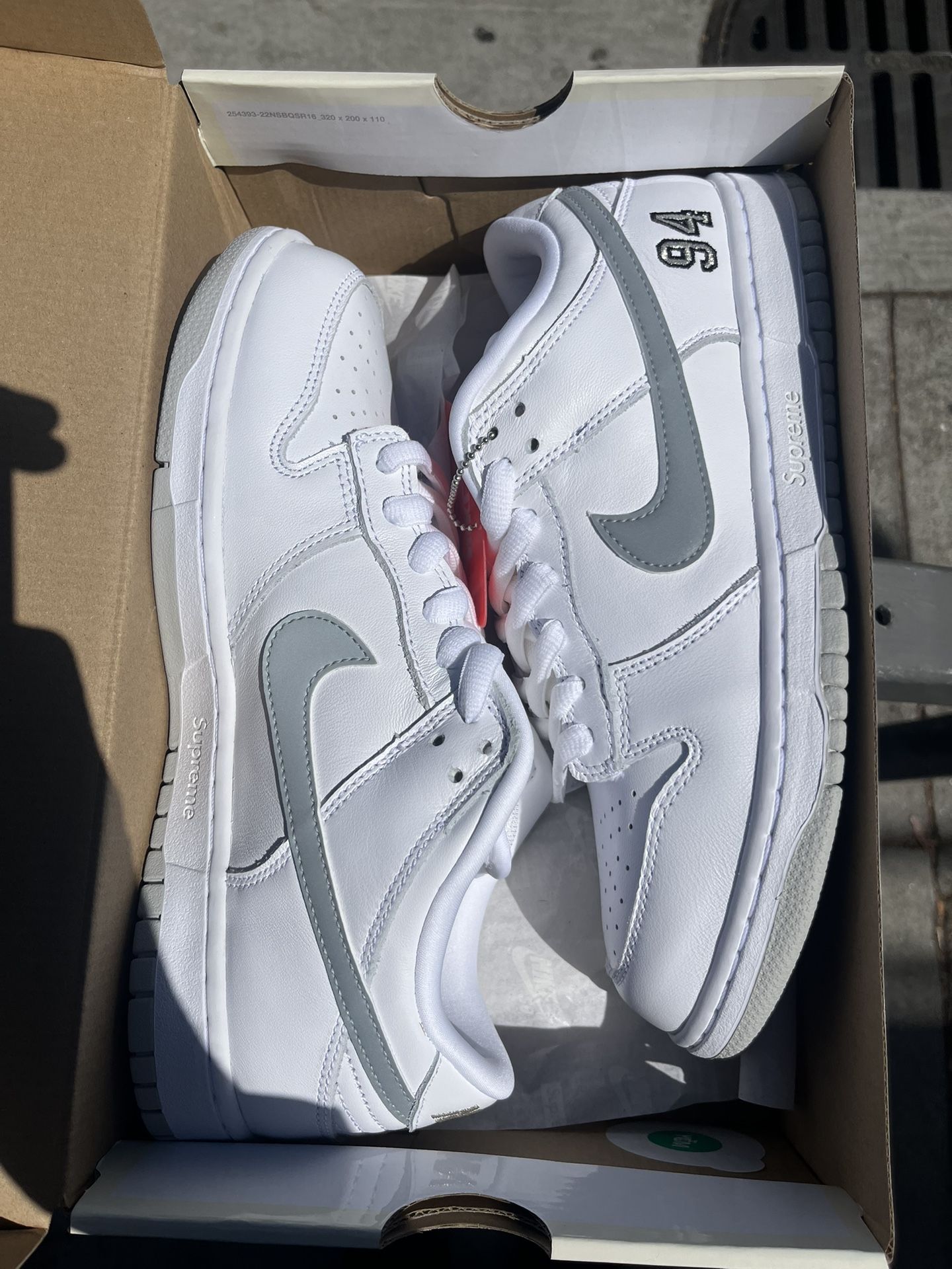 Supreme SB Dunk Low White